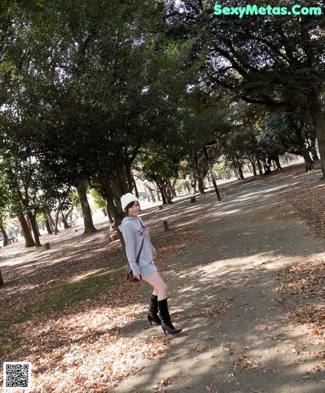 Urumi Narumi - Pofotos Cross Legged No.8132e2